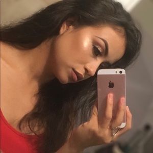 Meet your Posher, Deisy